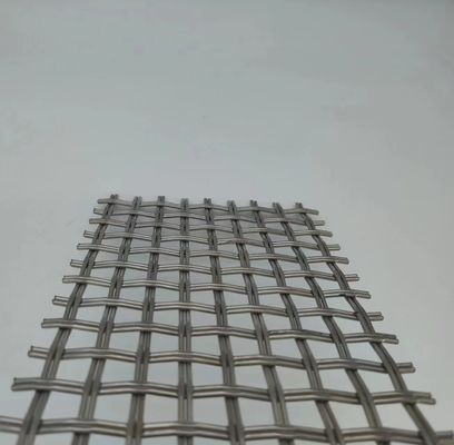 Srebrny 1,2 mm Architektoniczny Woven Wire Mesh Superior Security Fencing Solution