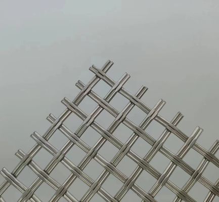 Srebrny 1,2 mm Architektoniczny Woven Wire Mesh Superior Security Fencing Solution