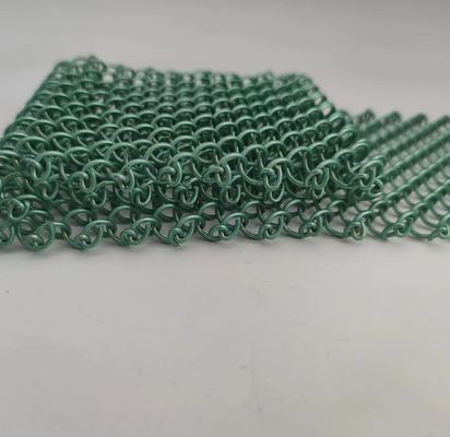 Zielona Aluminiowa Włókna Architektoniczna Woven Mesh Dla Uniwersalnych Rozwiązań Dekoracyjnych