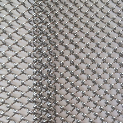 Zastosowalne draperie metalowe do projektowania wnętrz