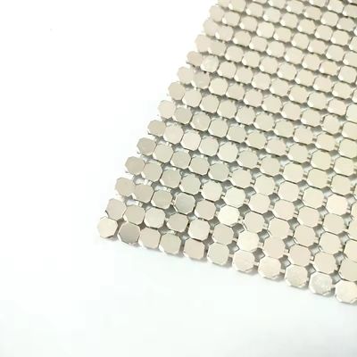 elastyczna aluminiowa metalowa siatka sekwencyjna metalowa tkanina łańcuchowa korespondencyjna tkanina zasłona