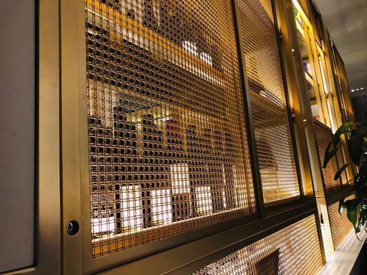 Zastosowana długość architektoniczna sieć metalowa oferująca odporność na korozję Idealny do okładzin fasadowych i paneli ściennych wewnętrznych
