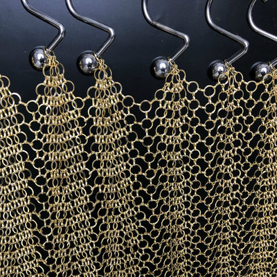 ODM Złota metalowa siatka pierścieniowa Ozdobne ogrodzenie Siatka kolczatka 3,8 mm
