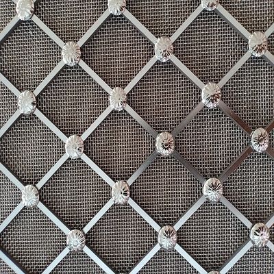 Metalowe architektoniczne siatki z włókien włókienniczych ze stali nierdzewnej siatki z włókien włókienniczych grilla do dekoracji szaf